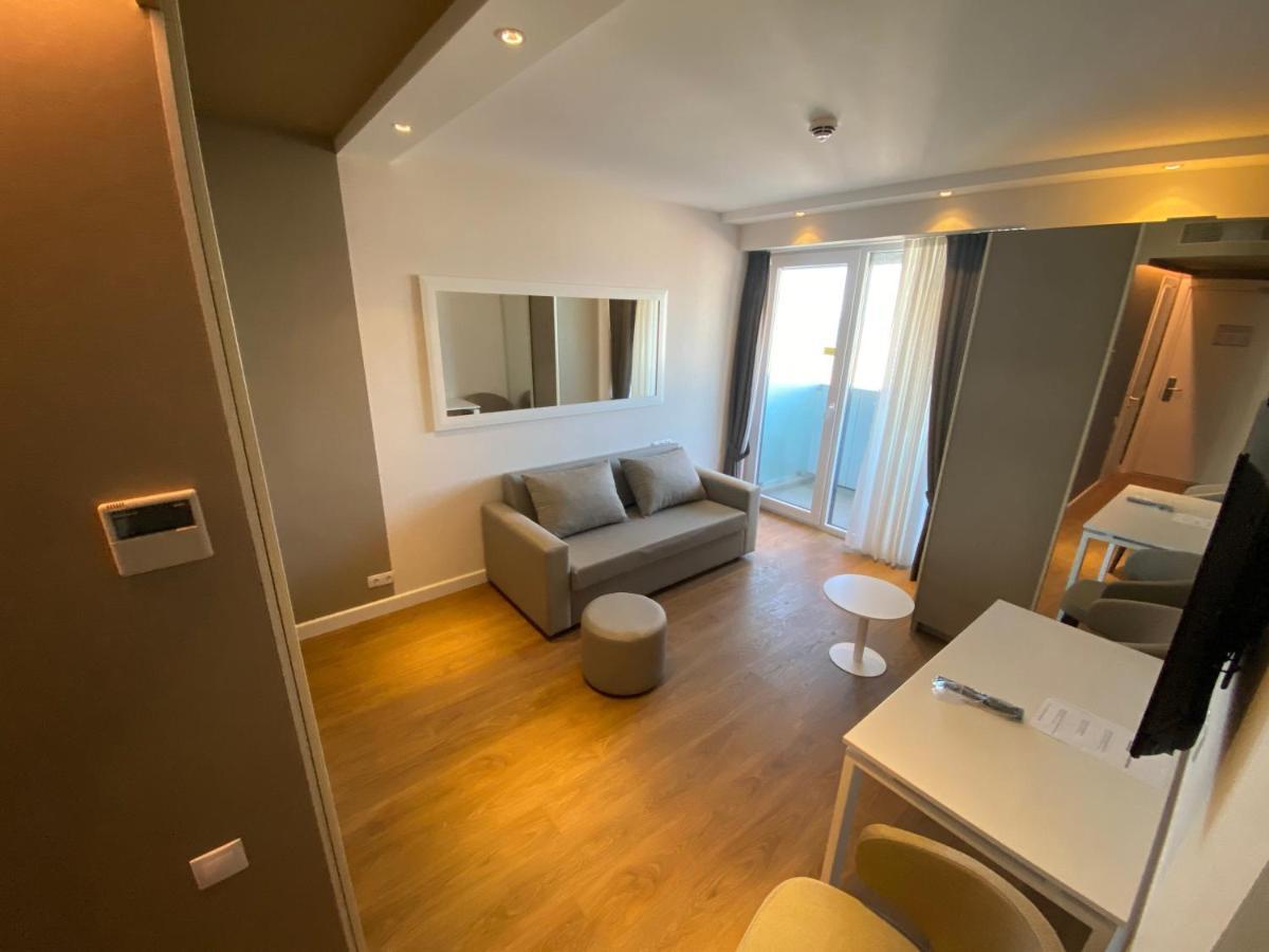 Gq Apartments On First Line บาทูมิ ภายนอก รูปภาพ
