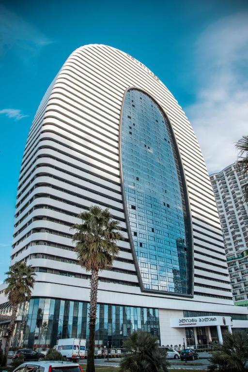 Gq Apartments On First Line บาทูมิ ภายนอก รูปภาพ