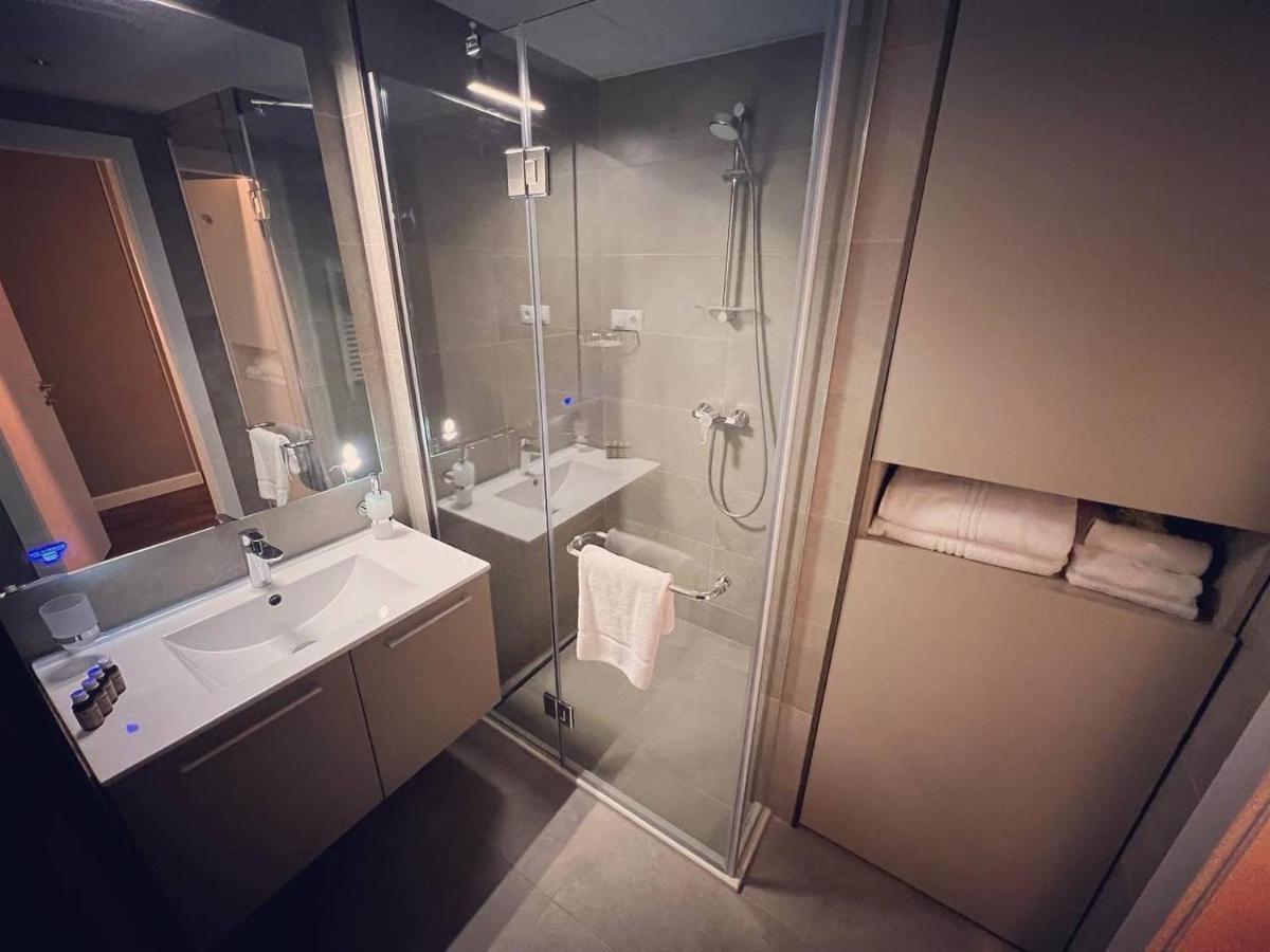 Gq Apartments On First Line บาทูมิ ภายนอก รูปภาพ