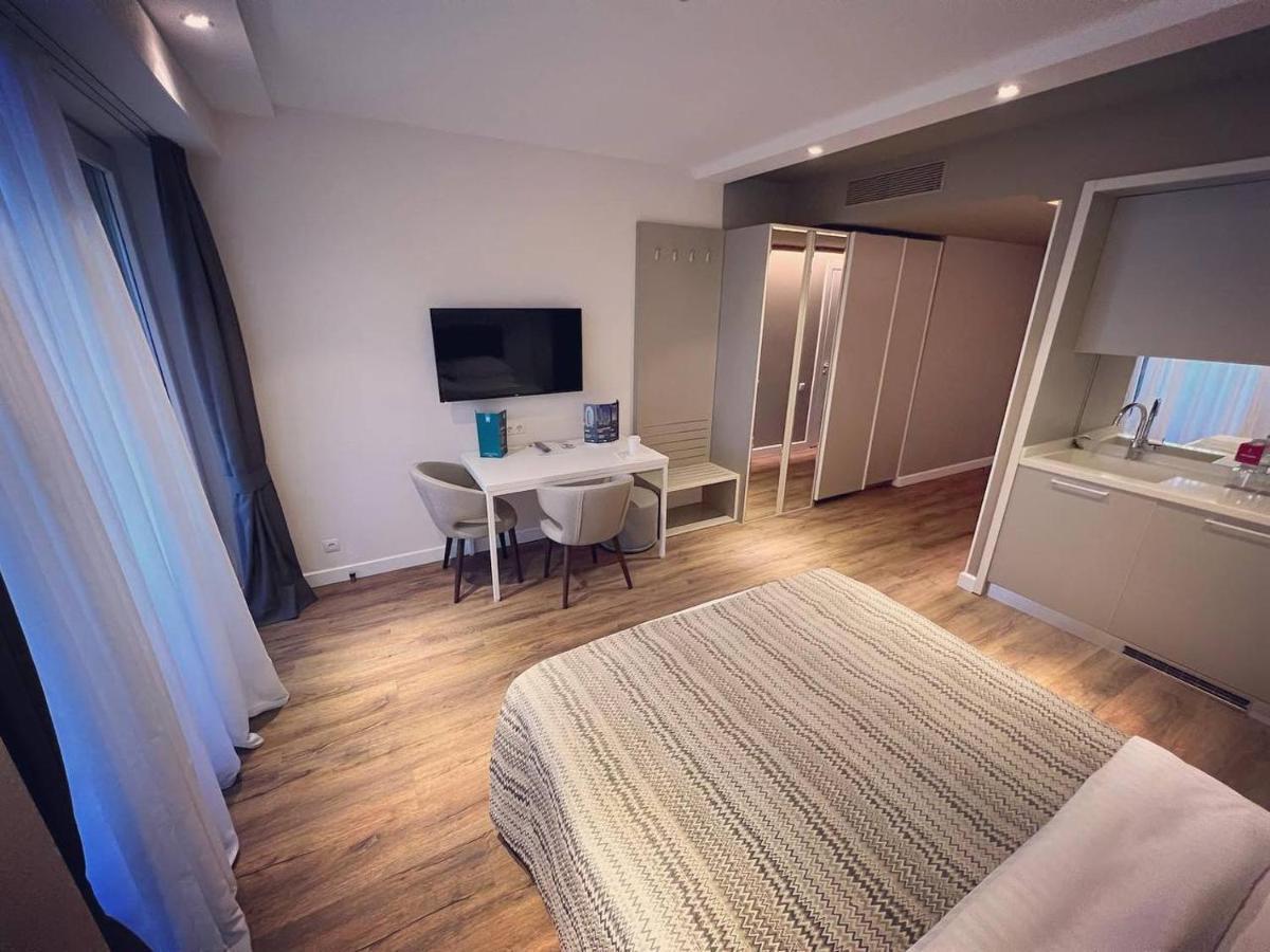Gq Apartments On First Line บาทูมิ ภายนอก รูปภาพ