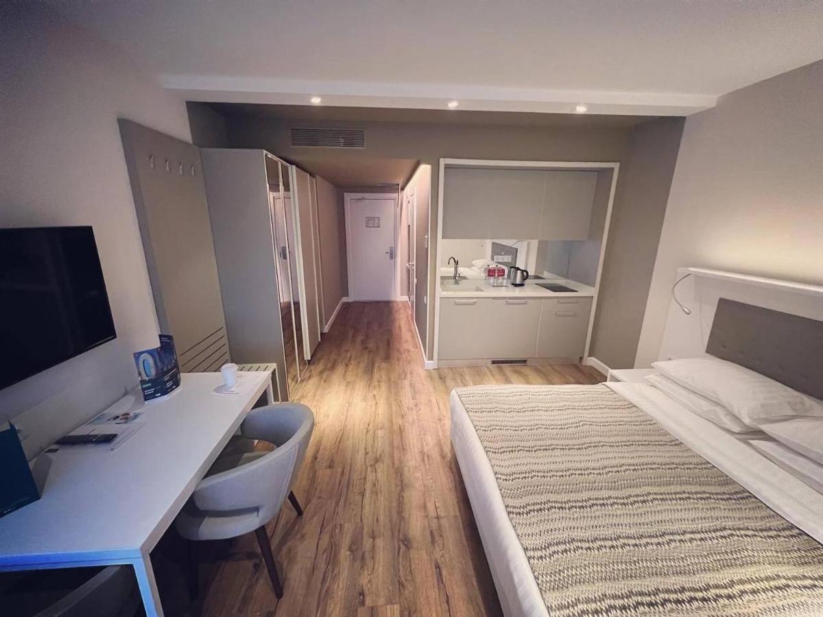 Gq Apartments On First Line บาทูมิ ภายนอก รูปภาพ
